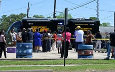 Vụ xả súng 8 trẻ em thiệt mạng ở Mỹ: Dư luận 'chết lặng', kêu gọi siết kiểm soát súng