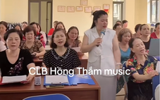 Cha mẹ ông bà 'thi nhau' học hát, cộng đồng con cháu trầm trồ vui nhộn