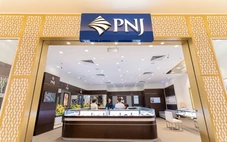 Đọc nhanh 22-4: Giá dầu bật lên sát 100 USD mỗi thùng; một 'ông lớn' bán vàng tăng đột biến