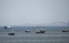 Tin tức thế giới 23-4: Thứ trưởng gốc Việt nắm Bộ Hải quân Mỹ; Iran không mở eo biển Hormuz