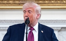 Ông Trump tuyên bố 'Iran đang sụp đổ tài chính'