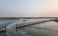 Những ngày nắng gắt, về đầm Chuồn tận hưởng không gian mênh mông, mát lành