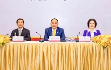 Tỉ phú Phạm Nhật Vượng: Ai có tiền cũng mua vàng cất, xã hội không có vốn phát triển