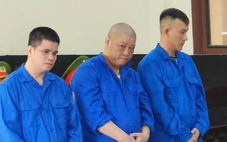 Thuê chở sầu riêng, 3 người 'ôm hàng' mang bán lấy tiền chia nhau tiêu xài