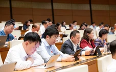 Từ 1-3-2027, chủ tịch UBND cấp xã có thẩm quyền ký giấy tờ hộ tịch