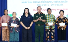 Bộ Tư lệnh TP.HCM tặng học bổng cho trẻ em nghèo xã đảo Thạnh An