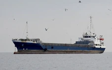 Giá dầu tăng khi Mỹ, Iran đều đòi kiểm soát eo biển Hormuz