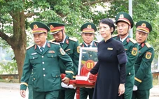 An táng 8 hài cốt liệt sĩ vừa quy tập ở biên giới Việt Nam - Lào