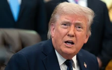 Tin tức thế giới 25-4: Phố Wall tăng tốt do Mỹ-Iran sắp đàm phán; Ngoại trưởng Iran đã đến Pakistan