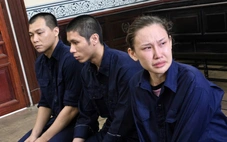 Cựu tiếp viên hàng không giao ma túy giùm vợ, nhận hơn 16 năm tù