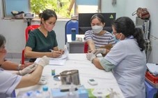 Người trên 65 tuổi đã mua BHYT hộ gia đình, có được hoàn tiền?