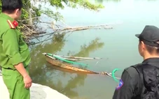 Bắt quả tang 'cát tặc' trên sông Cái qua Nha Trang