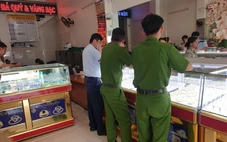 Kiểm tra hàng loạt tiệm vàng ở TP.HCM, nhiều cơ sở bị xử phạt, tịch thu tang vật vi phạm