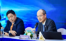 Giá cổ phiếu giảm liên tục, cổ đông gợi ý ‘đỡ’ giá cổ phiếu, lãnh đạo FPT nói 'sẽ cân nhắc'