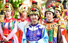 Cả ngàn người trình diễn cổ phục lễ Quốc tổ Hùng Vương ở Thảo cầm viên