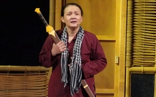 Thanh gươm và bà mẹ, lời thề trung thành với Tổ quốc