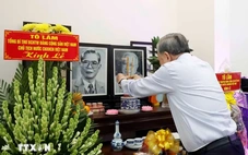 Tổng Bí thư, Chủ tịch nước dâng hương tưởng nhớ các lãnh đạo tiền bối