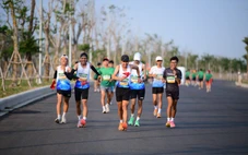 Nhiều hoạt động sôi nổi chào đón runner đến với VnExpress Marathon Green Paradise Cần Giờ