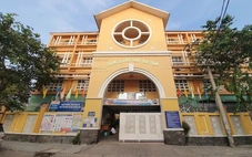 TP.HCM: 25 ca nghi bị ngộ độc thực phẩm tại Trường tiểu học Đặng Thùy Trâm, 1 trẻ thở máy