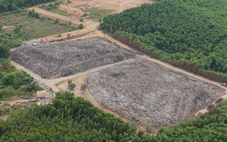 Dập tắt vụ cháy bãi rác gần nửa tháng, dân chưa cho xe đổ rác tiếp