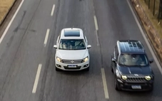 Đại lý lái xe của khách vi phạm giao thông, chủ xe phải nộp phạt nguội, còn không được trả xe