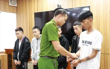 Mang dao bầu, kiếm Nhật gây rối trên phố, 11 thanh niên bị khởi tố