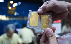 Đà giảm ngày càng mạnh, giá vàng thế giới rơi khỏi ngưỡng 4.600 USD/ounce