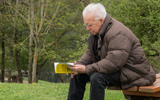 4 dấu hiệu suy giảm sức khỏe dễ bị bỏ qua ở người lớn tuổi