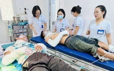 Dùng bình gas làm thịt chó, hai người bỏng nặng