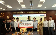 Trúng Vietlott hơn 91 tỉ đồng, nam doanh nhân báo ngay cho vợ