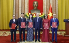 Tổng Bí thư, Chủ tịch nước Tô Lâm trao quyết định bổ nhiệm 5 Đại sứ