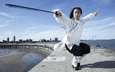 Nhưng môn võ có thật nhưng bị Kim Dung phóng đại quá đà