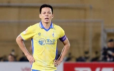 Vì sao Văn Quyết bị 'treo giò' sau trận thắng Ninh Bình?