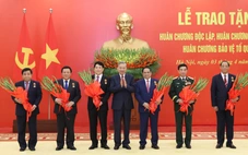 Chủ tịch nước, Thủ tướng, Bộ trưởng Bộ Quốc phòng và nhiều lãnh đạo nhận huân chương cao quý