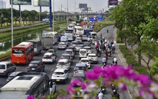 Người dân tiếp tục rời TP.HCM đi du lịch, cửa ngõ phía Tây ùn tắc