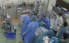 Bé gái bị viêm cơ tim cấp nguy kịch được cứu sống, kịp chào đón ngày lễ trọng đại của đất nước