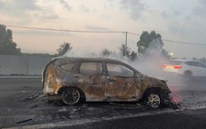 Ô tô bốc cháy dữ dội trên cao tốc TP.HCM - Trung Lương