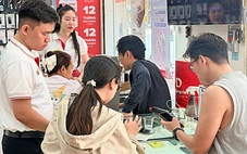 'Ngày đôi 4-4': Nhiều nơi giảm giá mạnh để hút khách