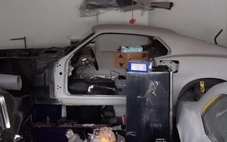 Mang xe cổ đi phục chế, bị thợ 'ngâm' tới 5 năm, nhận xe trong tình trạng 'tan tác'