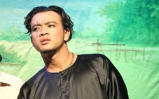 Hoàng Phi đóng kịch cách mạng