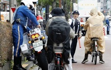 Kỷ cương với việc đạp xe ngoài đường: Nhật Bản xử phạt hơn 100 hành vi vi phạm