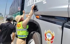 Cảnh sát giao thông tăng cường xử lý xe 'chở hàng vượt quá chiều cao' trên cao tốc