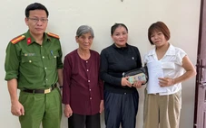Hai mẹ con nhặt được túi xách chứa nhiều tiền liền báo công an tìm người trả lại