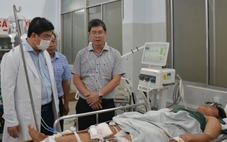 Chuyển 2 thợ lặn trong vụ xe khách lao xuống vực Bình Thuận sang Bệnh viện Chợ Rẫy