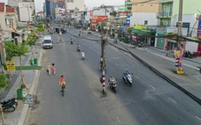 Khoảng 200 cột điện chờ di dời trên đường Nguyễn Thị Định vừa mở rộng 30m