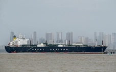 Giá khí đốt tự nhiên châu Âu lao dốc, đã có 2 tàu qua eo biển Hormuz