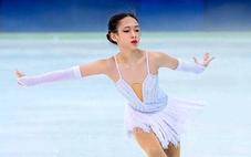 Kiện tướng trượt băng Linh Chi nhận thư trúng tuyển đại học Mỹ