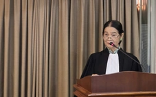 Đề xuất mặc áo choàng tại phiên tòa để nâng cao vị thế luật sư