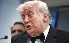 Ông Trump từ chối mặc áo chống đạn vì sợ... trông mập hơn