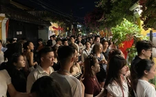 Đà Nẵng, Hội An đông khủng khiếp trong ngày và đêm đầu kỳ nghỉ 30-4